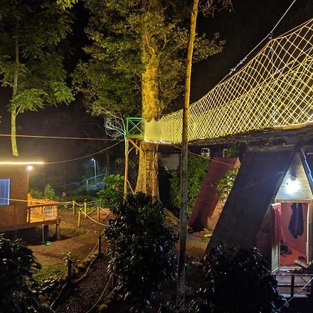 Penginapan Segitiga 2 Bandung Exteriör bild