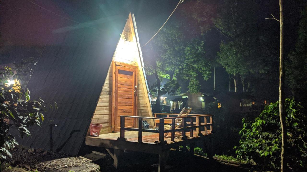 Penginapan Segitiga 2 Bandung Exteriör bild