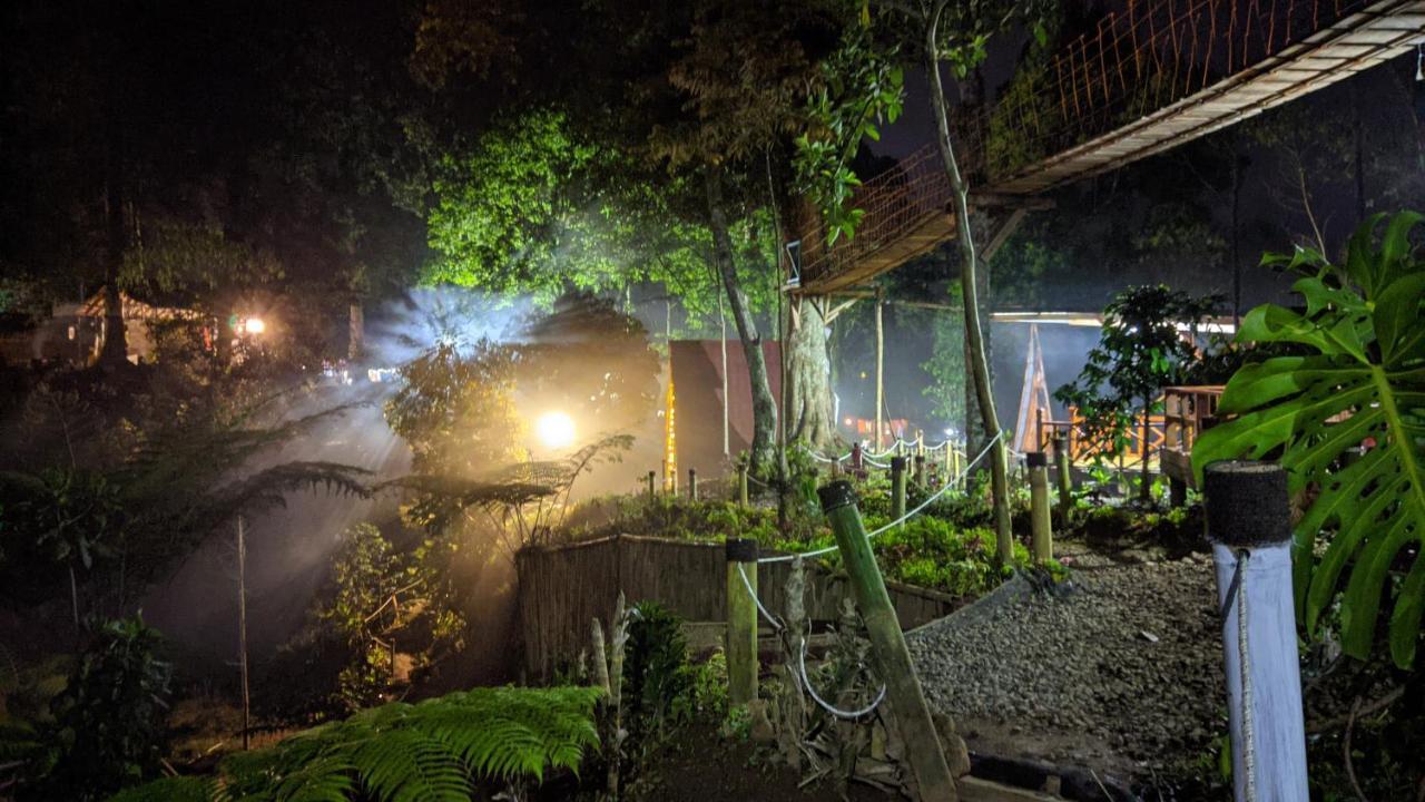 Penginapan Segitiga 2 Bandung Exteriör bild