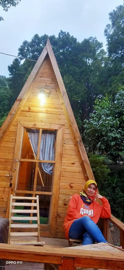 Penginapan Segitiga 2 Bandung Exteriör bild